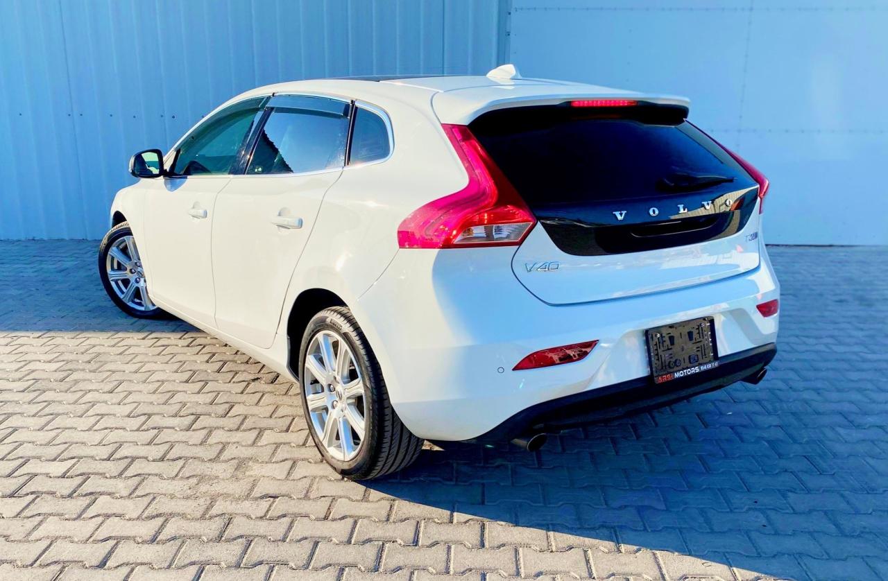 Volvo V40 - fotoğraf 2
