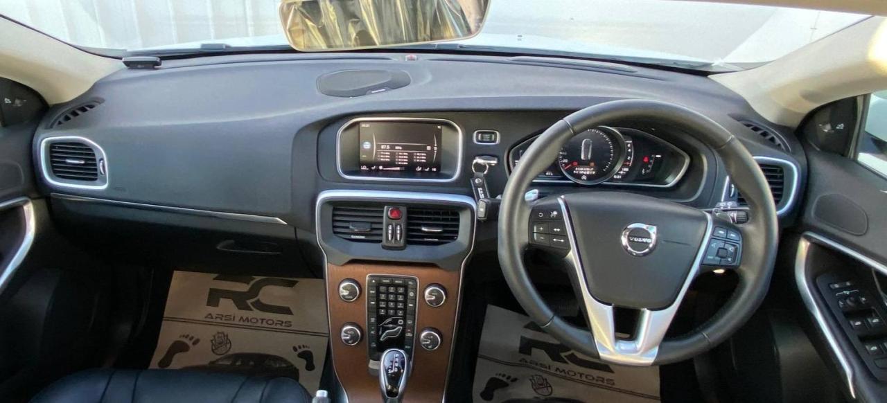 Volvo V40 - fotoğraf 10