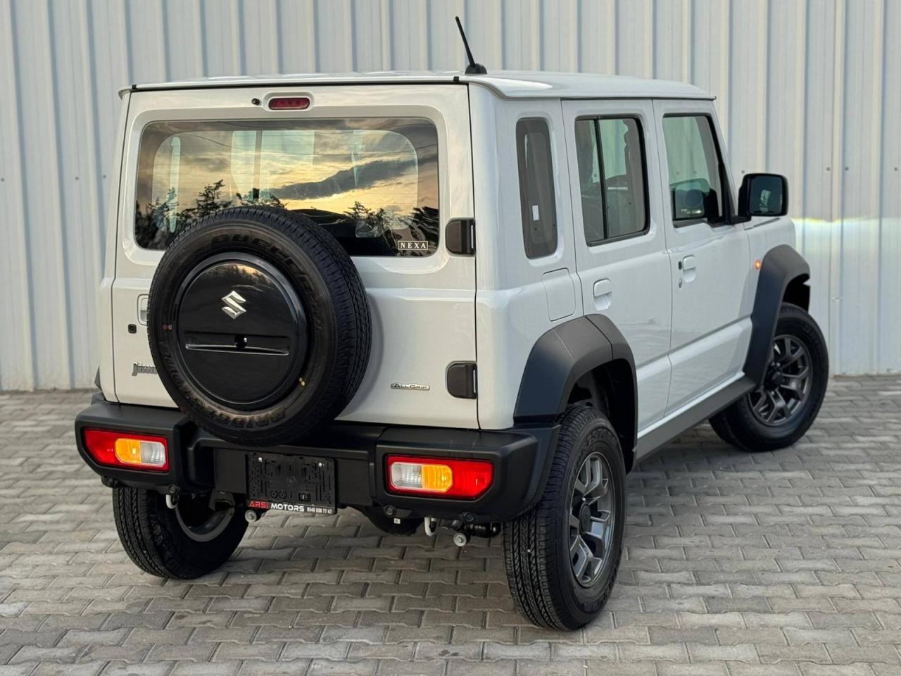 Suzuki Jimny - fotoğraf 3