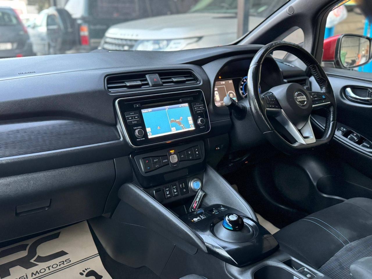 Nissan Leaf - fotoğraf 8