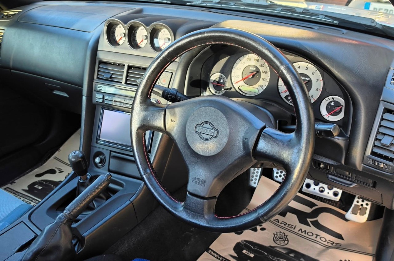 Nissan Skyline - fotoğraf 7