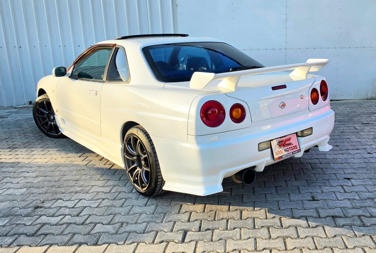 Nissan Skyline - fotoğraf 3