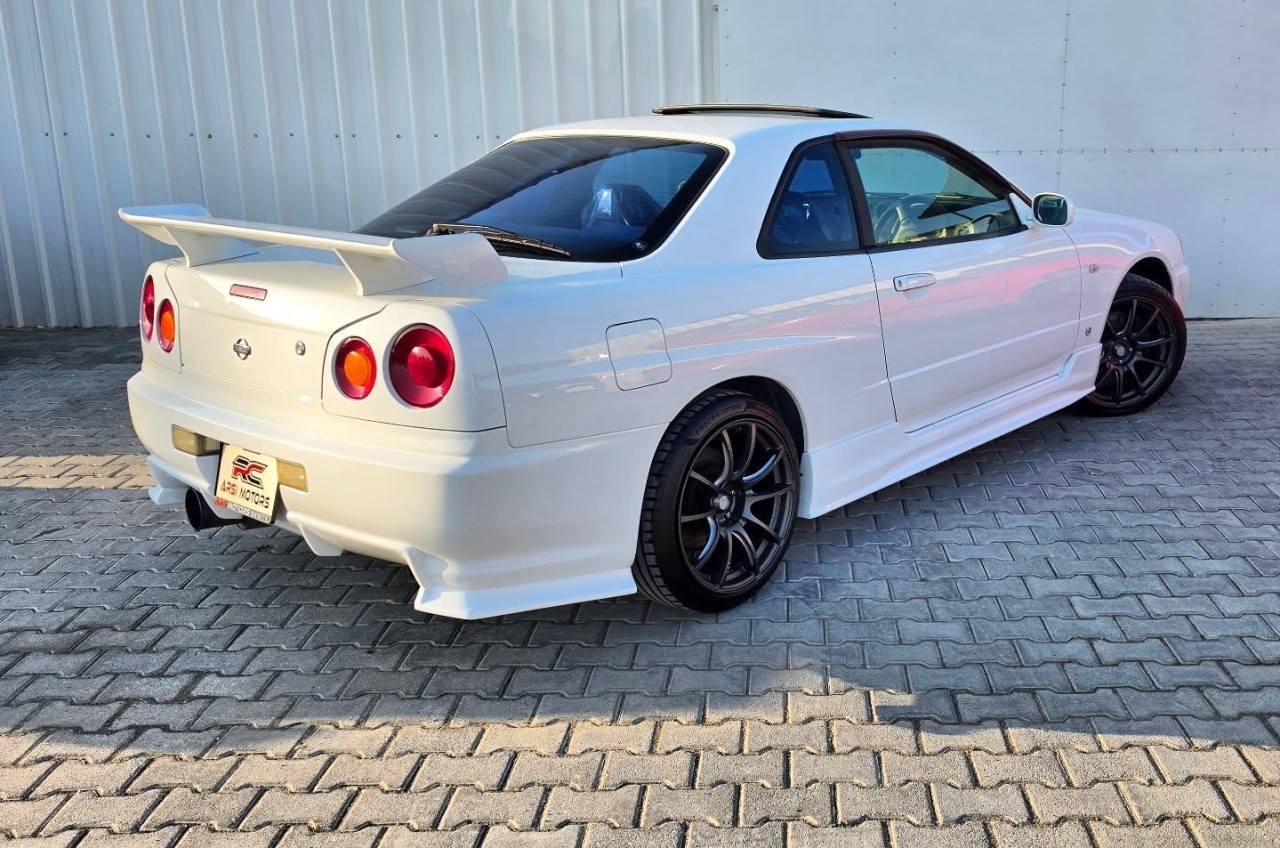 Nissan Skyline - fotoğraf 4