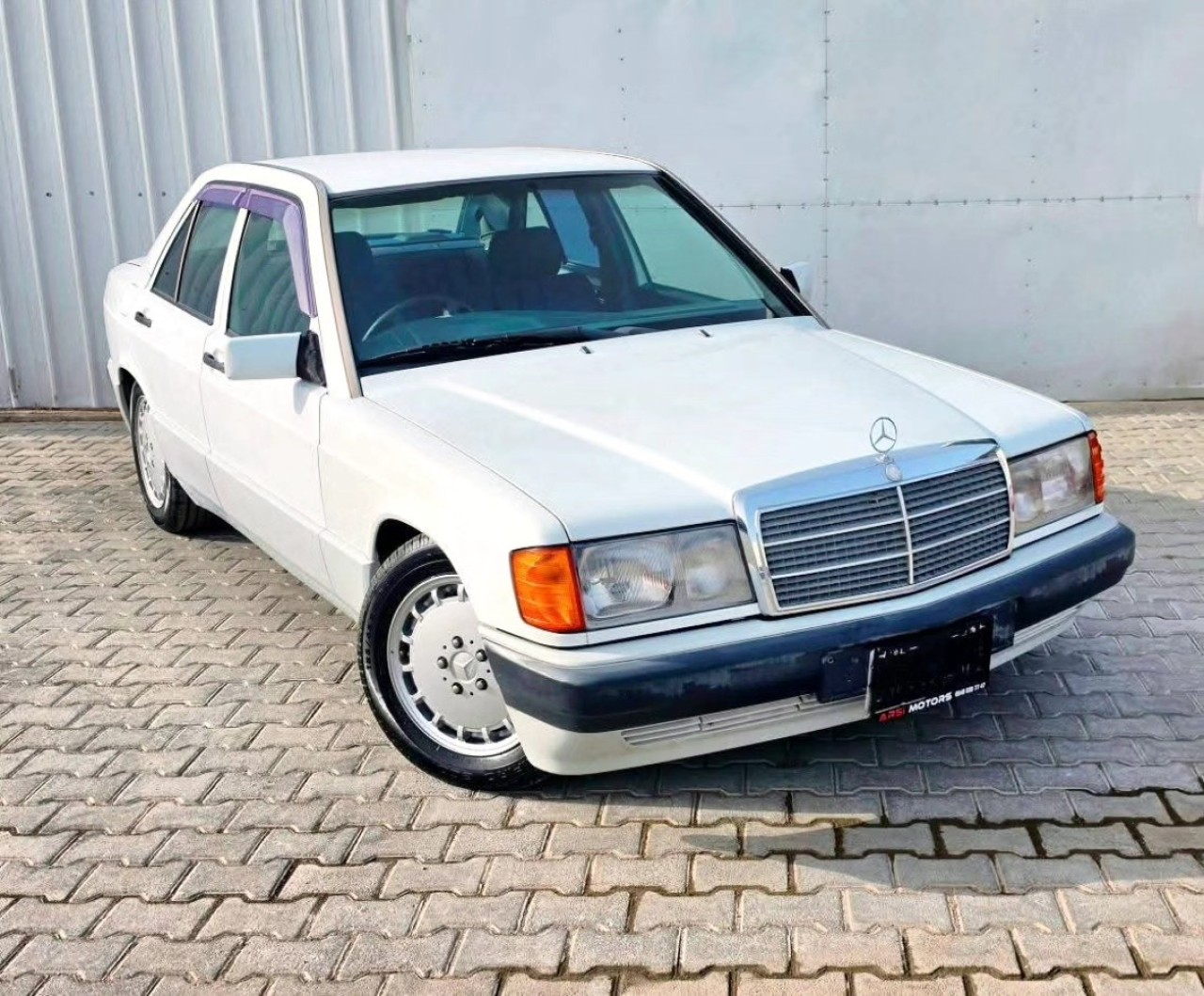 Mercedes-Benz 190
