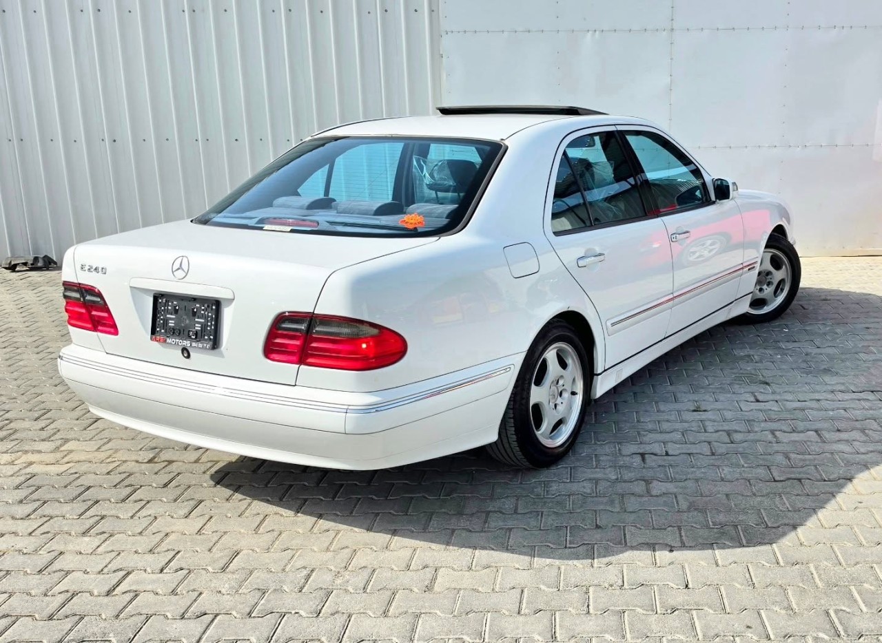 Mercedes-Benz E Serisi - fotoğraf 3