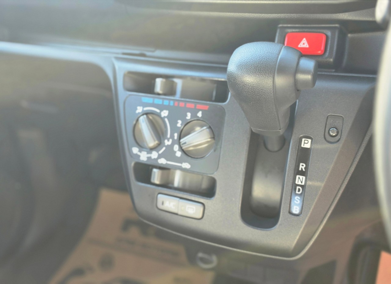 Daihatsu Mira - fotoğraf 5
