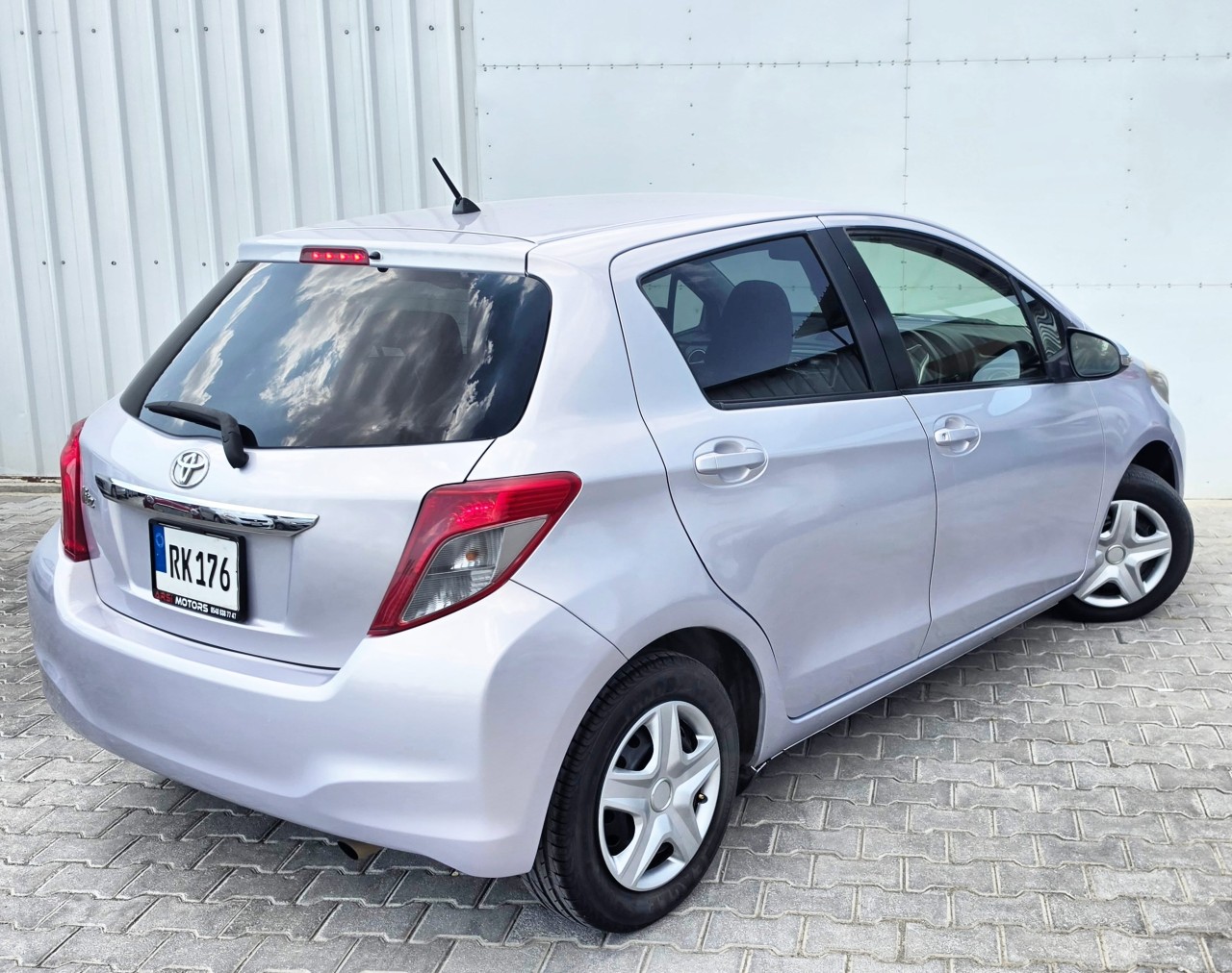 Toyota Vitz - fotoğraf 3