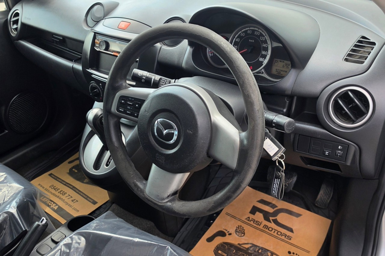 Mazda DEMIO - fotoğraf 5