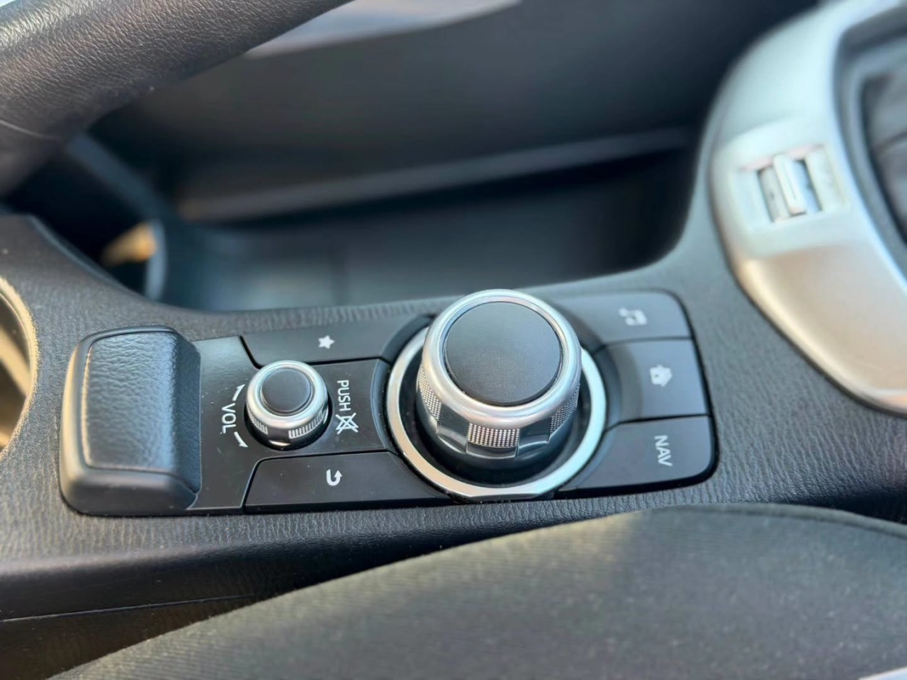 Mazda 2 - fotoğraf 10