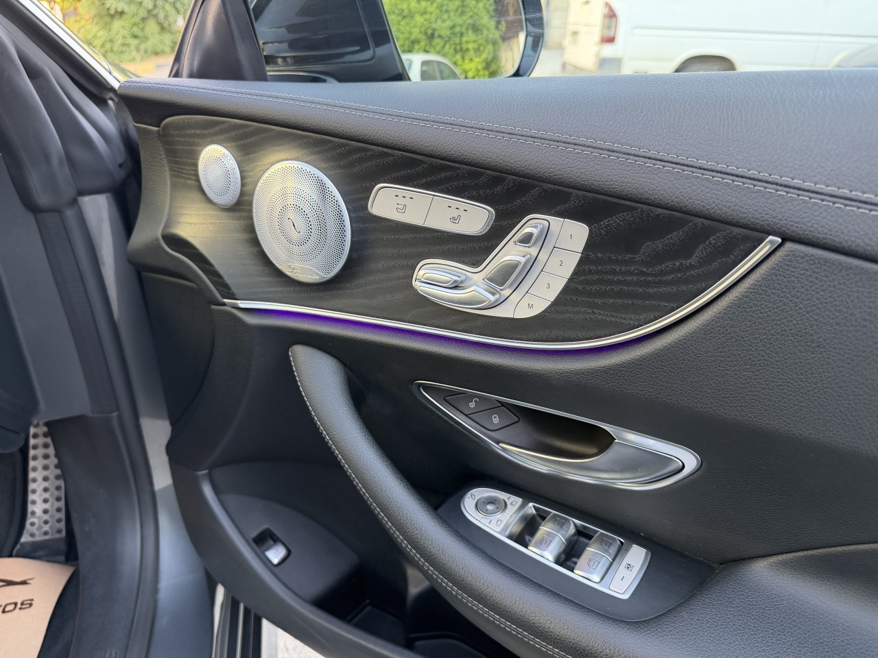 Mercedes-Benz E Serisi - fotoğraf 2