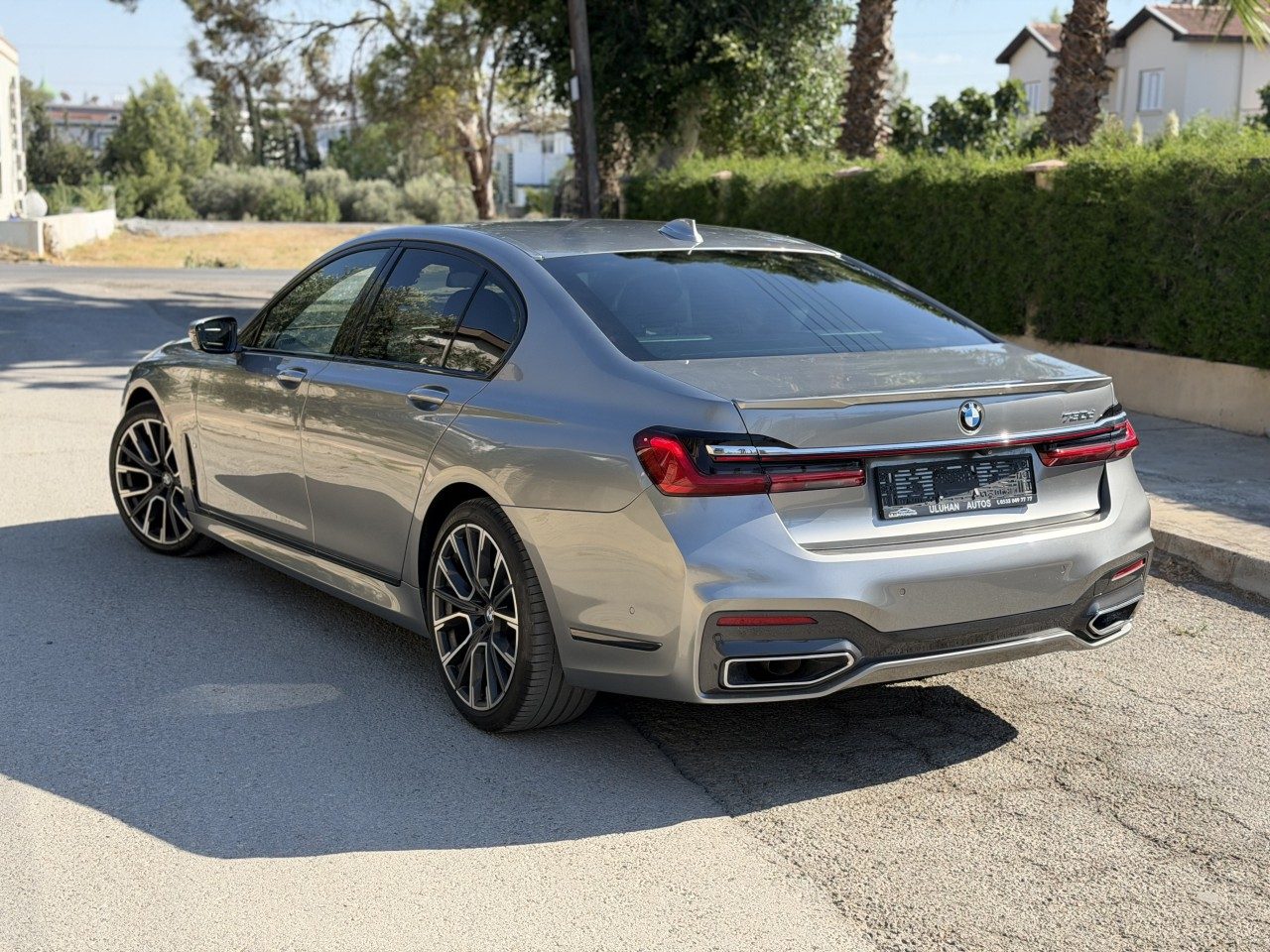 BMW 7 Serisi - fotoğraf 2