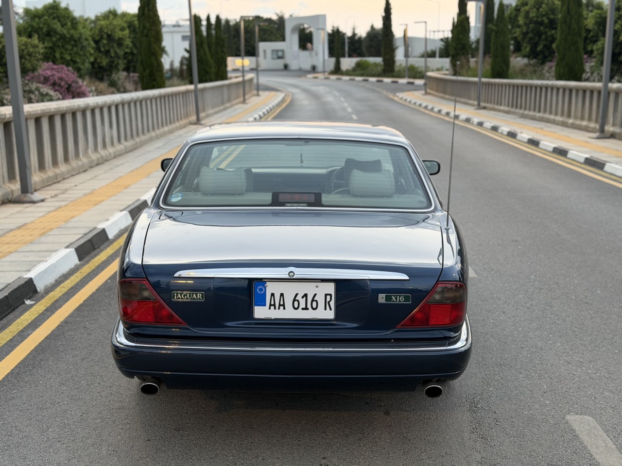 Jaguar XJ - fotoğraf 5