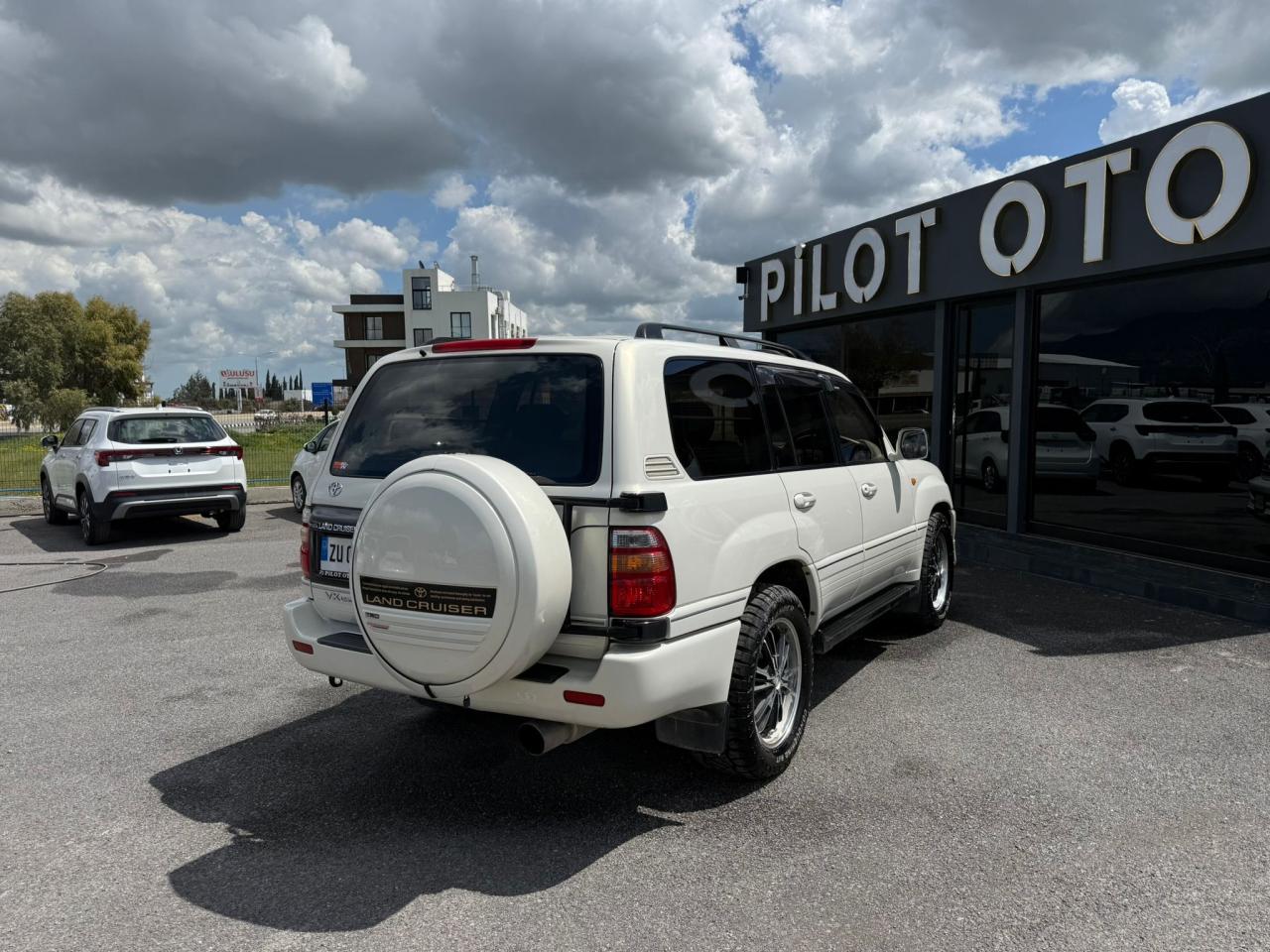 Toyota Land Cruiser - fotoğraf 3