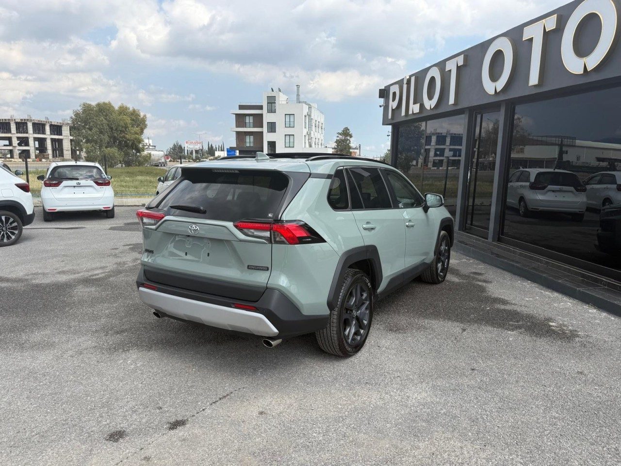 Toyota RAV4 - fotoğraf 8