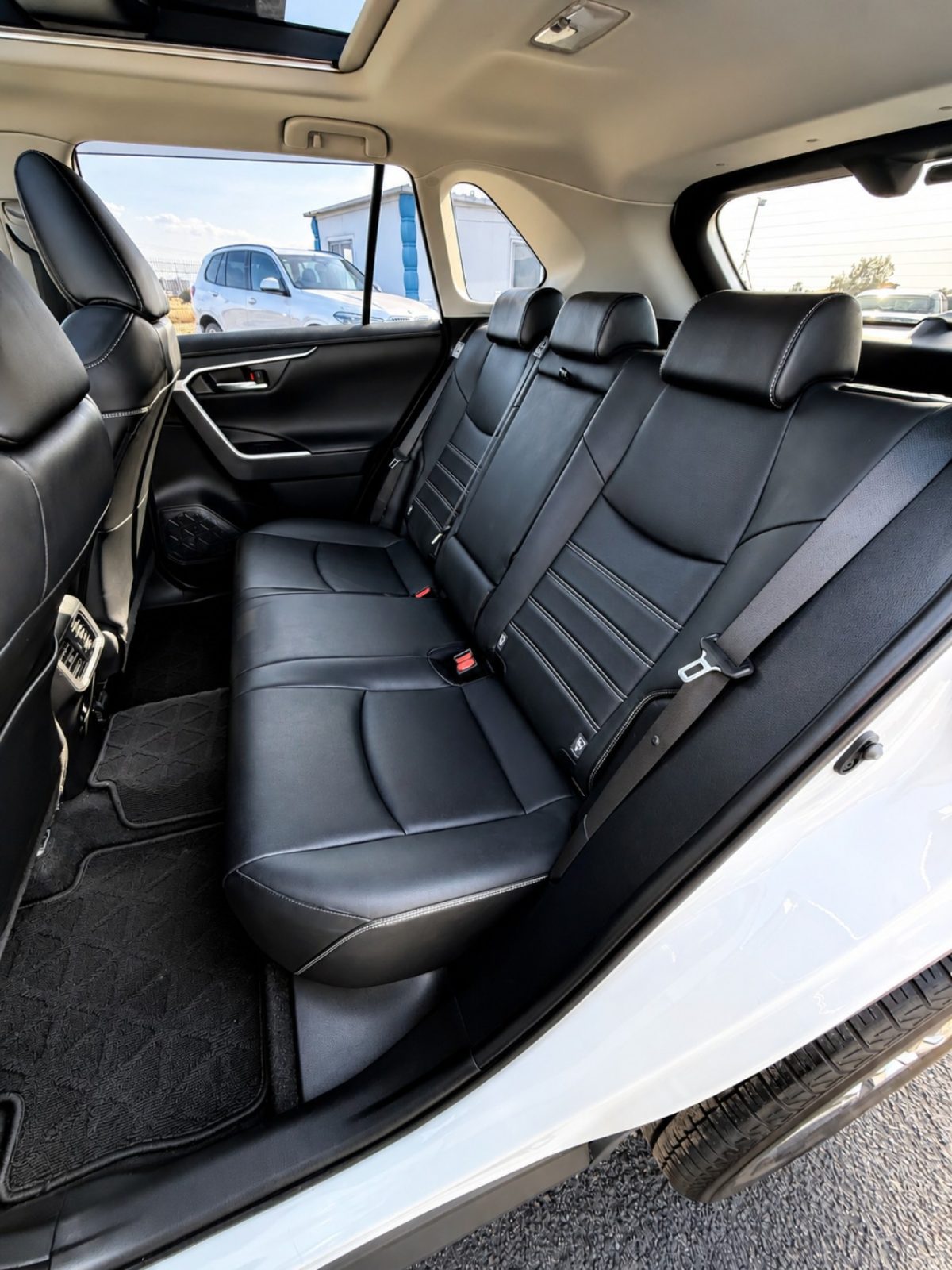 Toyota RAV4 - fotoğraf 9