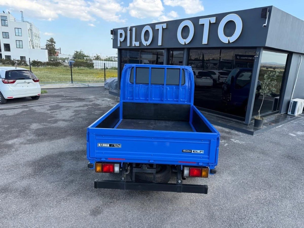 Isuzu Kamyonet - fotoğraf 8