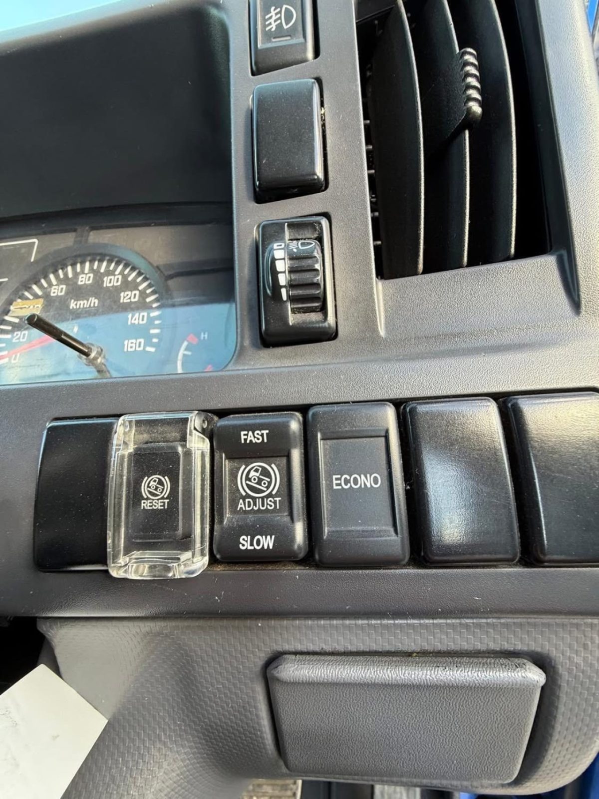Isuzu Kamyonet - fotoğraf 9
