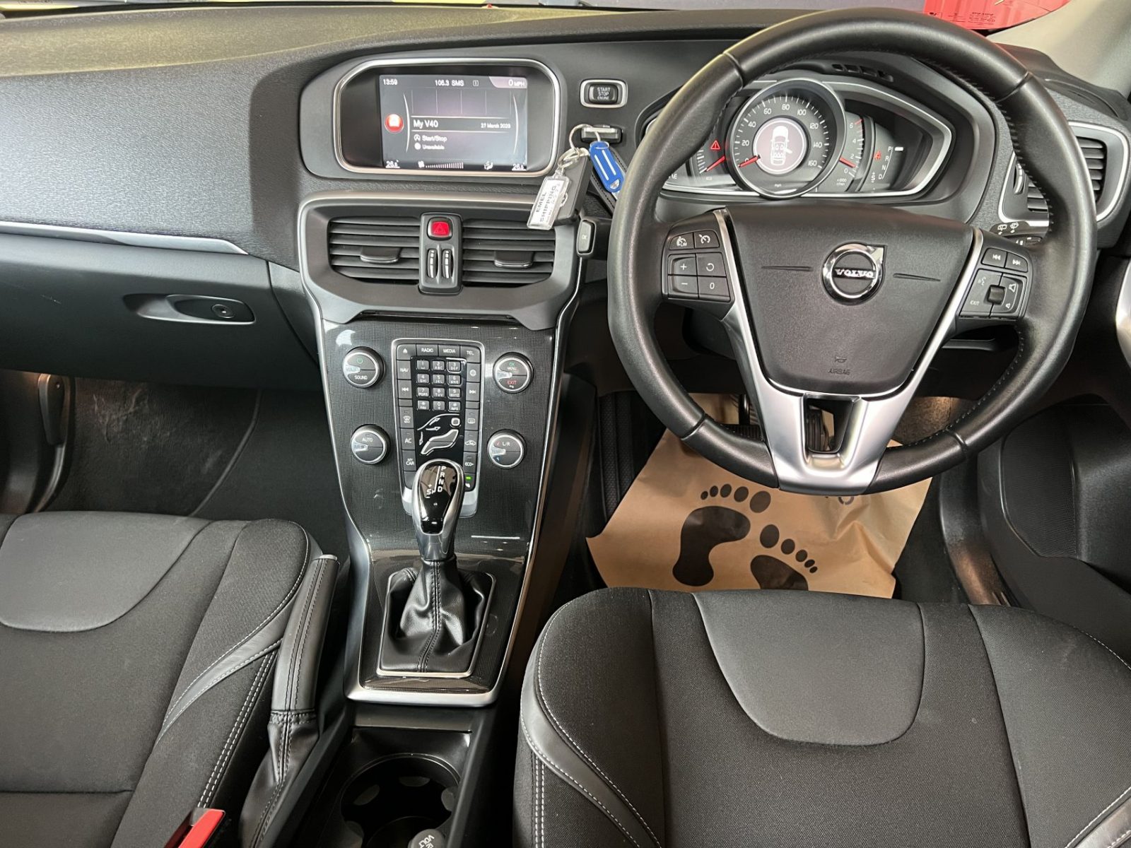 Volvo V40 - fotoğraf 6